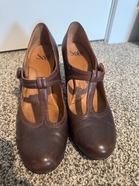 Women's Söfft Brown T-Strap Leather Pumps